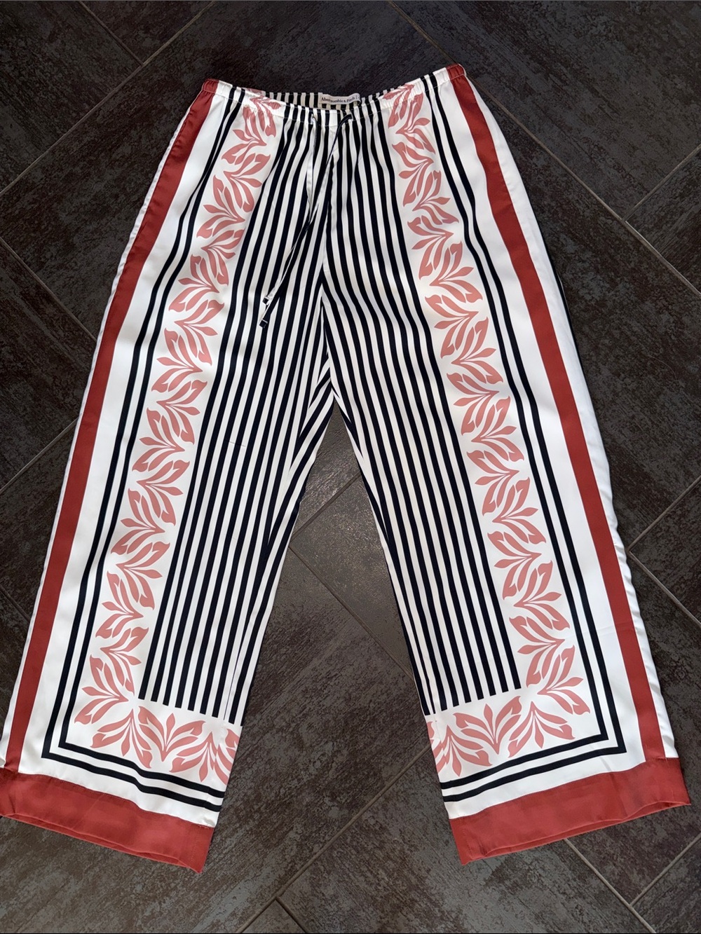 Abercrombie Striped vacation Wide-Leg women’s Pants in Black, White & Rust